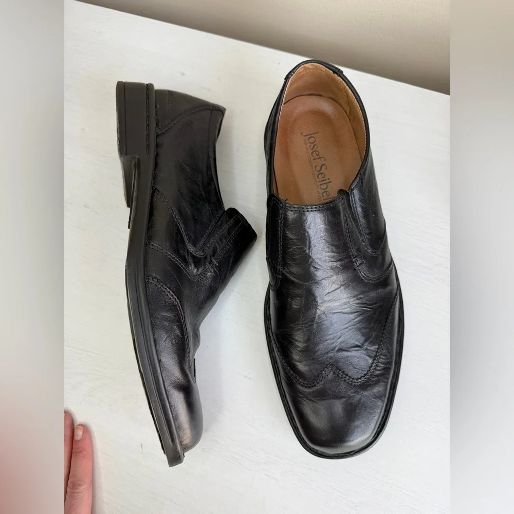 Joseph Seibel Douglas Casual Wing Tip Loafer Euro 43 (US 9.5-10)